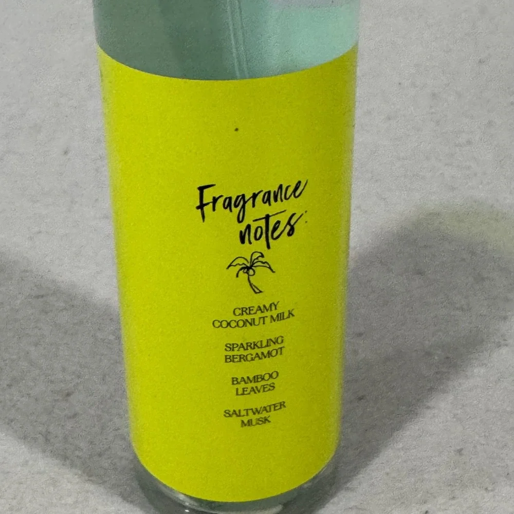 Bath & Body Works Fragrance Mist Women 8oz Beach Water Coconut Tropical Spray